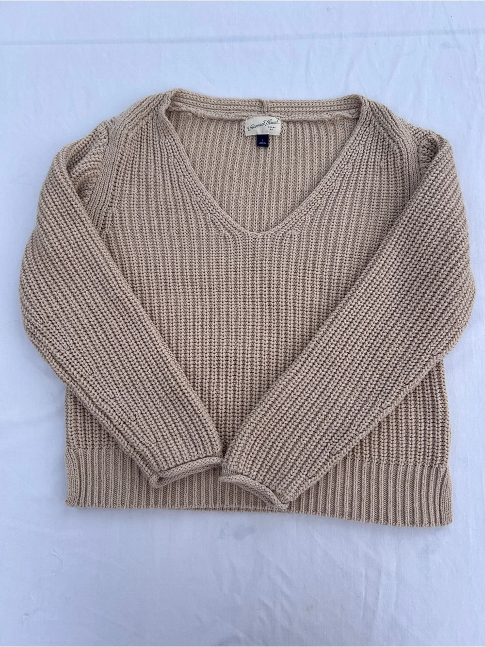 V-Neck Chunky Crochet-Look Fisherman Sweater in Taupe